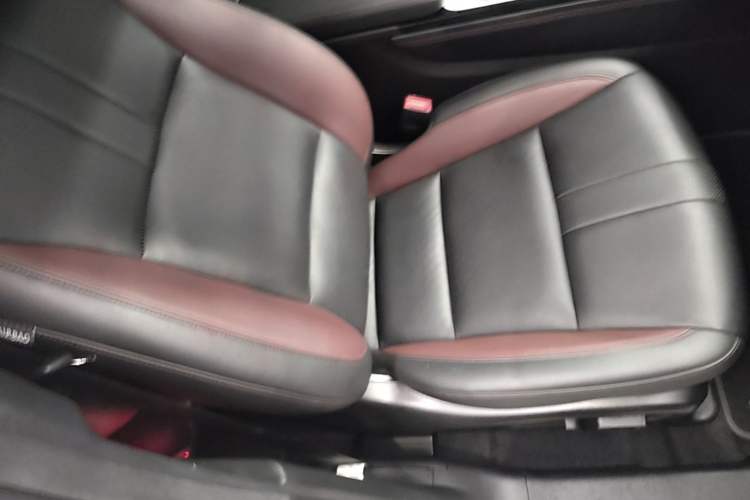 Used GAC Trumpchi GS8 2020 GS8S 390T Two-Wheel Drive Luxury Smart Connectivity Version Right Front Seat