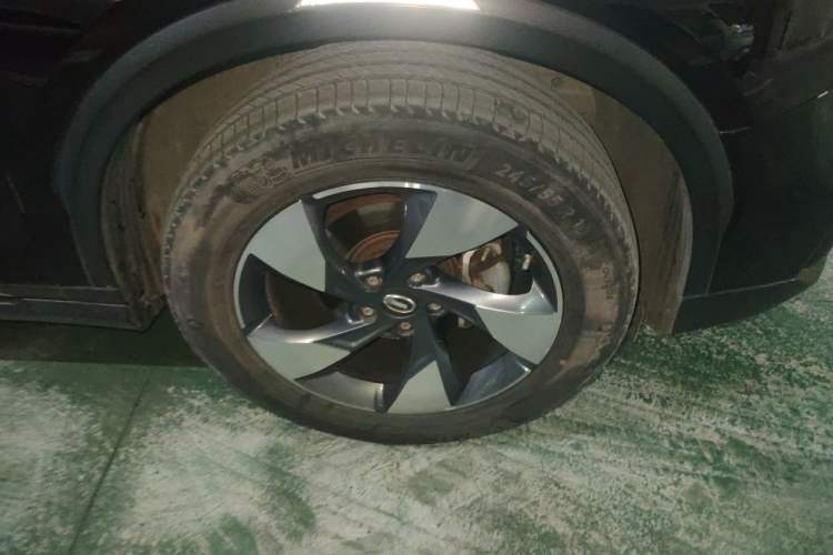Used GAC Trumpchi GS8 2020 GS8S 390T Two-Wheel Drive Luxury Smart Connectivity Version Right Front Wheel Hub