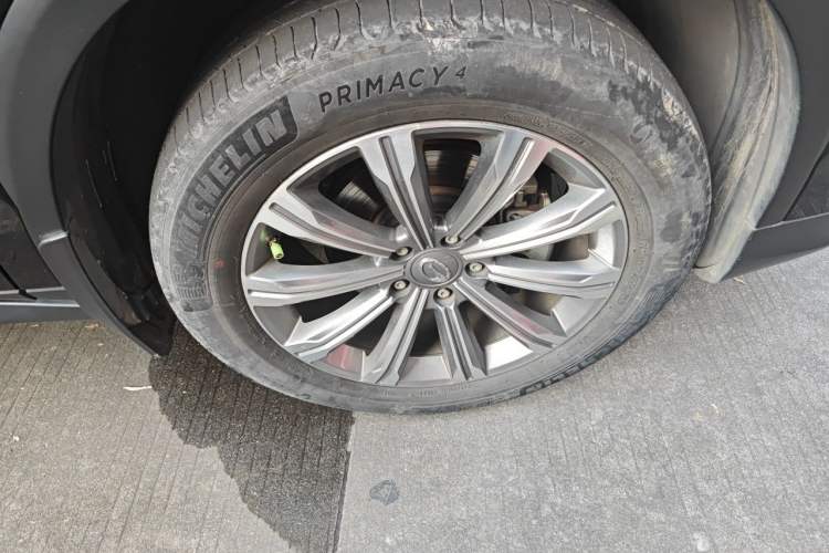 Used GAC Trumpchi GS8 2020 390T Two-Wheel Drive Luxury Smart Connectivity Version (7 Seats) Right Front Wheel Hub