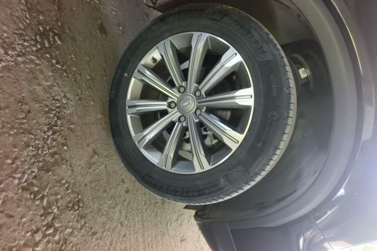 Used GAC Trumpchi GS8 2020 390T Two-Wheel Drive Luxury Smart Connectivity Version (7 Seats) Right Front Wheel Hub