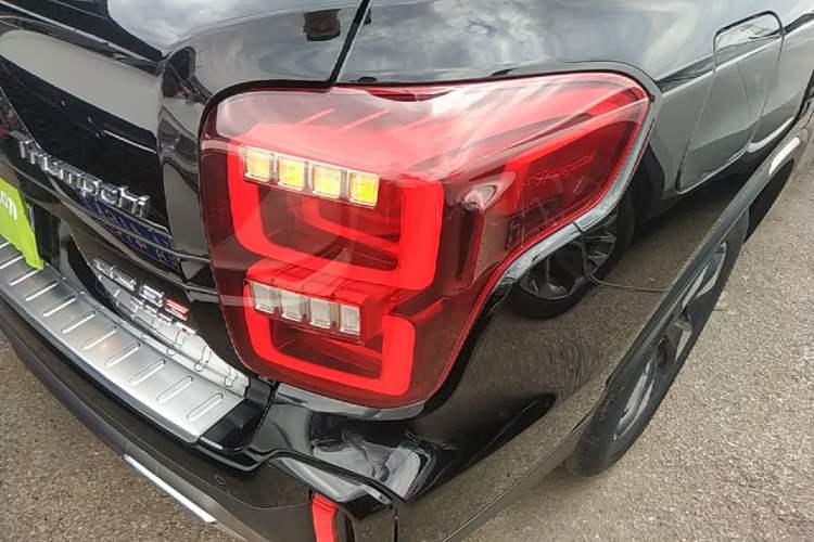 Used GAC Trumpchi GS8 2020 GS8S 390T Two-Wheel Drive Luxury Smart Connectivity Version Right Rear Taillight