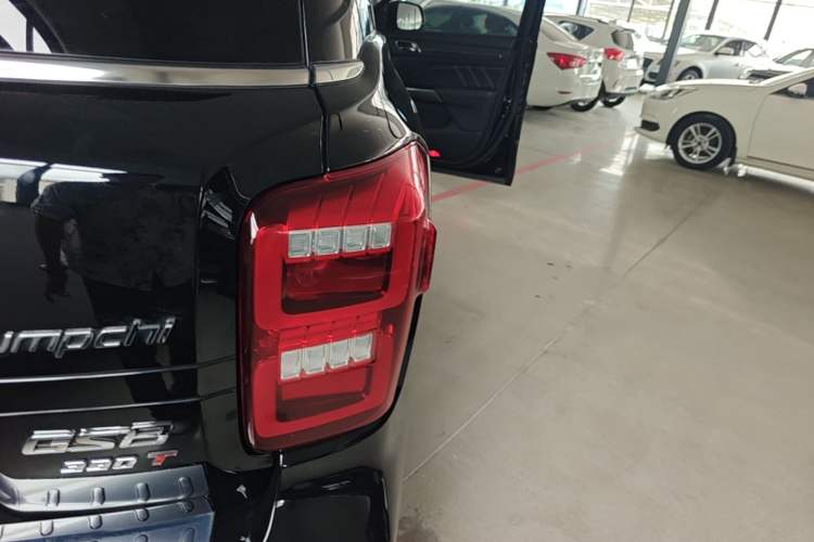 Used GAC Trumpchi GS8 2020 390T Four-Wheel Drive Luxury Smart Connectivity Commemorative Edition (7 Seats) Right Rear Taillight