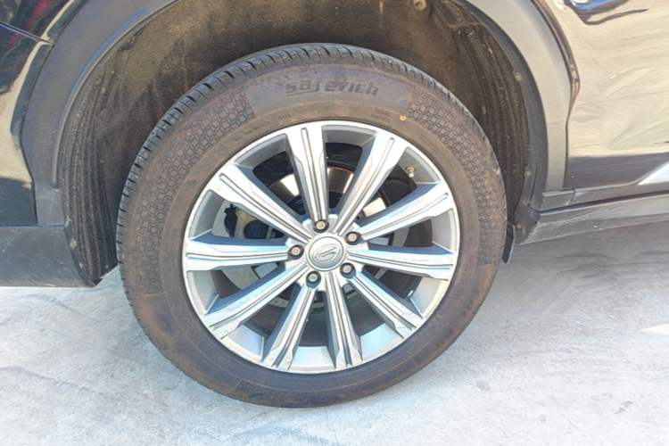 Used GAC Trumpchi GS8 2020 390T Two-Wheel Drive Luxury Smart Connectivity Version (7 Seats) Right Rear Wheel Hub
