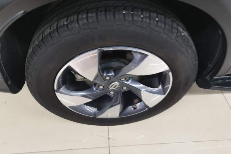 Used GAC Trumpchi GS8 2020 GS8S 390T Two-Wheel Drive Luxury Smart Connectivity Version Right Rear Wheel Hub