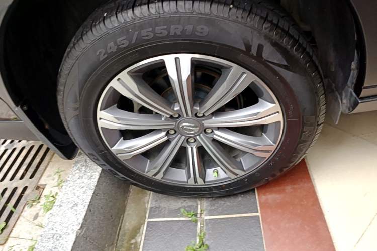 Used GAC Trumpchi GS8 2020 390T Two-Wheel Drive Luxury Smart Connectivity Version (7 Seats) Right Rear Wheel Hub