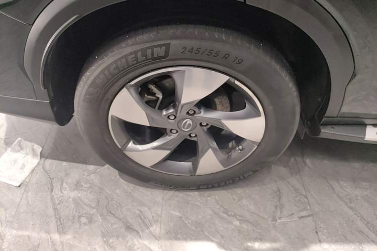 Used GAC Trumpchi GS8 2020 GS8S 390T Two-Wheel Drive Luxury Smart Connectivity Version Right Rear Wheel Hub