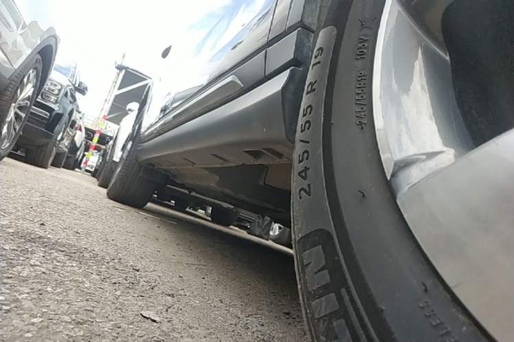 Used GAC Trumpchi GS8 2020 GS8S 390T Two-Wheel Drive Luxury Smart Connectivity Version Right Side Sill
