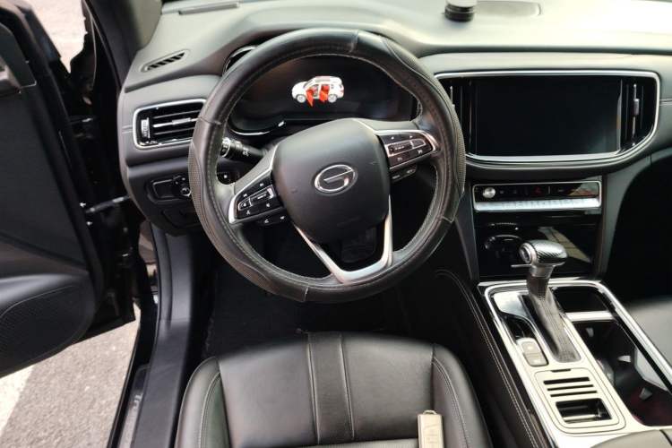 Used GAC Trumpchi GS8 2020 GS8S 390T Two-Wheel Drive Luxury Smart Connectivity Version Steering Wheel