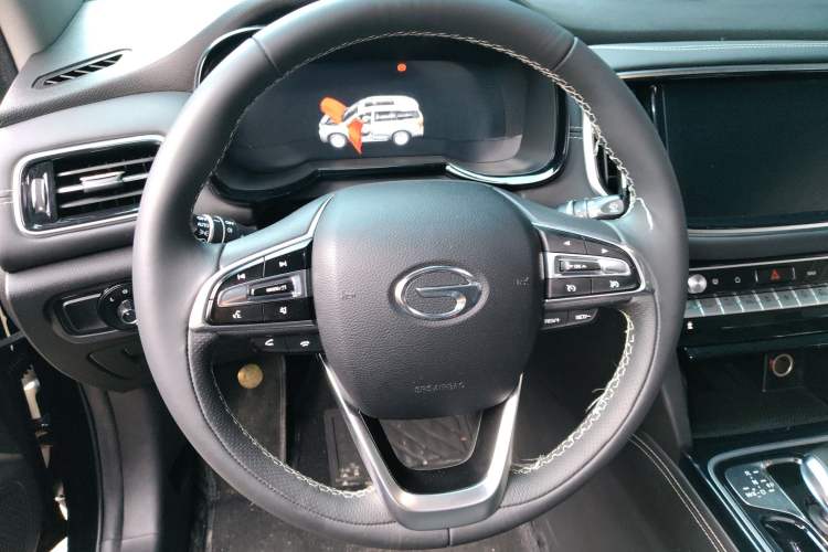 Used GAC Trumpchi GS8 2020 390T Two-Wheel Drive Luxury Smart Connectivity Version (7 Seats) Steering Wheel