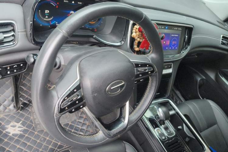 Used GAC Trumpchi GS8 2020 390T Two-Wheel Drive Luxury Smart Connectivity Version (7 Seats) Steering Wheel