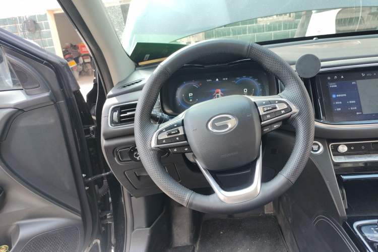Used GAC Trumpchi GS8 2020 390T Two-Wheel Drive Luxury Smart Connectivity Commemorative Edition (7 Seats) Steering Wheel