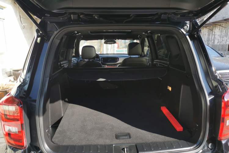 Used GAC Trumpchi GS8 2020 GS8S 390T Two-Wheel Drive Luxury Smart Connectivity Version Trunk