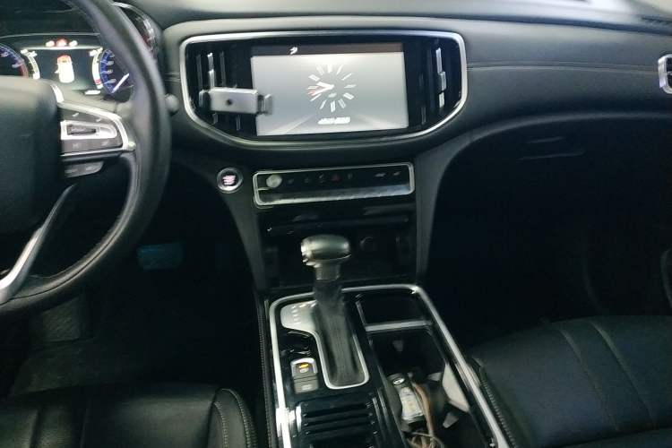 Used GAC Trumpchi GS8 2020 390T Two-Wheel Drive Luxury Edition (7 Seats) Audio And AC Panel