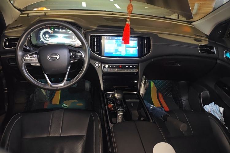 Used GAC Trumpchi GS8 2020 390T Two-Wheel Drive Luxury Smart Connectivity Version (7 Seats) Center Console