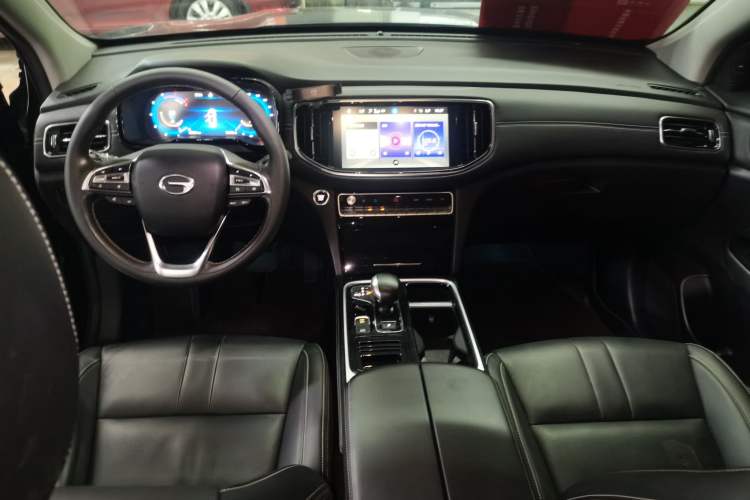 Used GAC Trumpchi GS8 2020 390T Two-Wheel Drive Luxury Smart Connectivity Version (7 Seats) Center Console