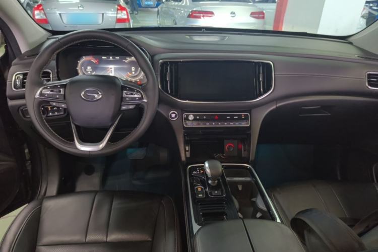 Used GAC Trumpchi GS8 2020 390T Two-Wheel Drive Luxury Smart Connectivity Version (7 Seats) Center Console