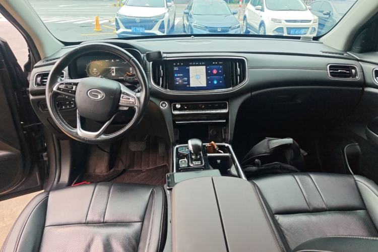 Used GAC Trumpchi GS8 2020 390T Two-Wheel Drive Luxury Smart Connectivity Commemorative Edition (7 Seats) Center Console
