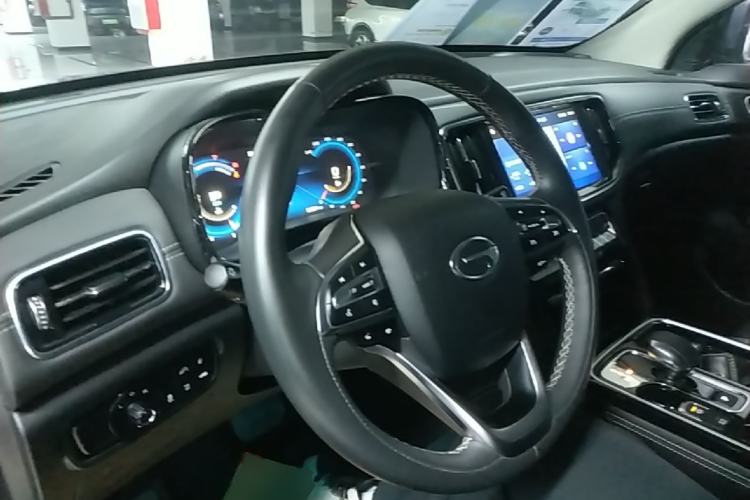 Used GAC Trumpchi GS8 2020 390T Two-Wheel Drive Luxury Smart Connectivity Commemorative Edition (7 Seats) Center Console