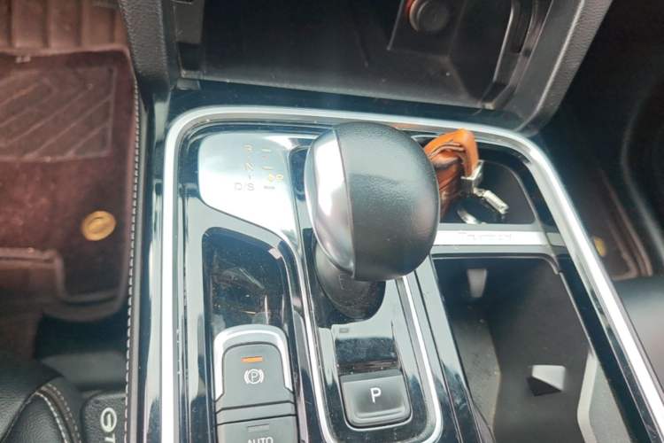 Used GAC Trumpchi GS8 2020 390T Two-Wheel Drive Luxury Smart Connectivity Commemorative Edition (7 Seats) Gear Lever
