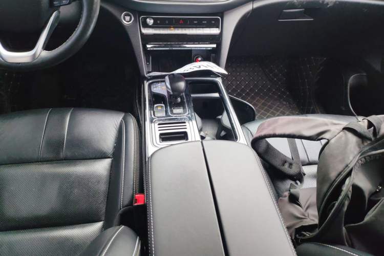 Used GAC Trumpchi GS8 2020 390T Two-Wheel Drive Prestige Version (7 Seats) Gear Lever