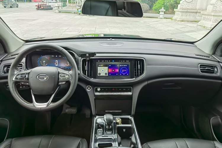 Used GAC Trumpchi GS8 2020 390T Two-Wheel Drive Luxury Smart Connectivity Version (7 Seats) Interior 1