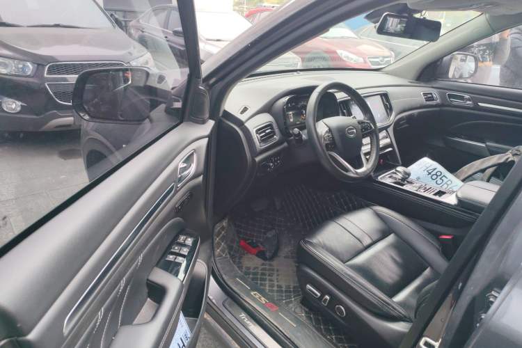 Used GAC Trumpchi GS8 2020 390T Two-Wheel Drive Prestige Version (7 Seats) Interior 3