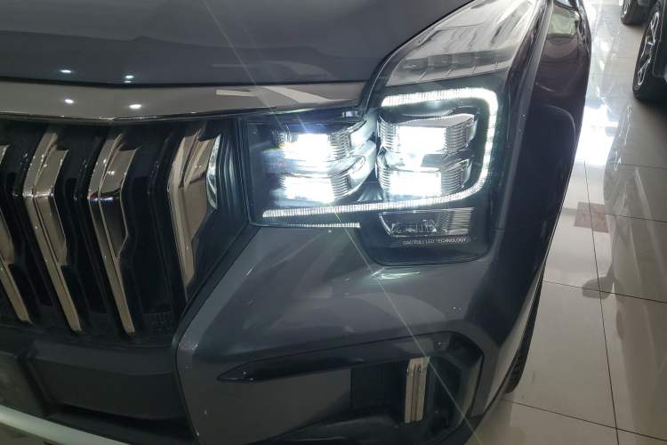 Used GAC Trumpchi GS8 2020 GS8S 390T Two-Wheel Drive Luxury Smart Connectivity Version Left Front Headlight