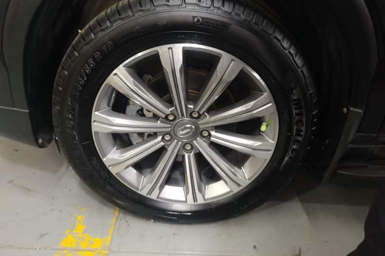 Used GAC Trumpchi GS8 2020 390T Two-Wheel Drive Luxury Smart Connectivity Version (7 Seats) Left Front Wheel Hub