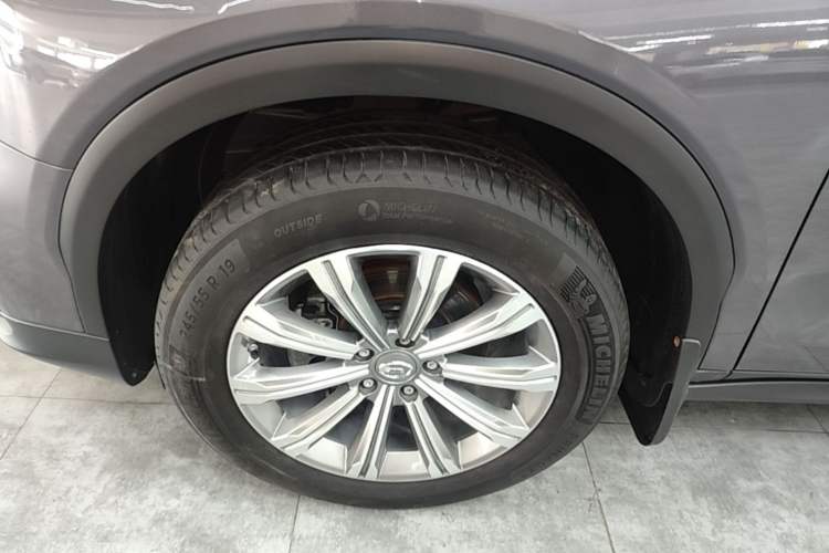 Used GAC Trumpchi GS8 2020 390T Two-Wheel Drive Luxury Smart Connectivity Version (7 Seats) Left Front Wheel Hub