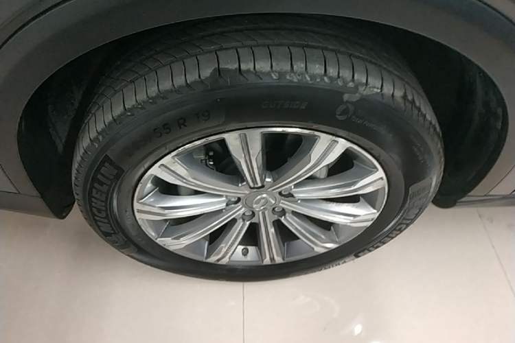 Used GAC Trumpchi GS8 2020 390T Two-Wheel Drive Luxury Smart Connectivity Commemorative Edition (7 Seats) Left Front Wheel Hub