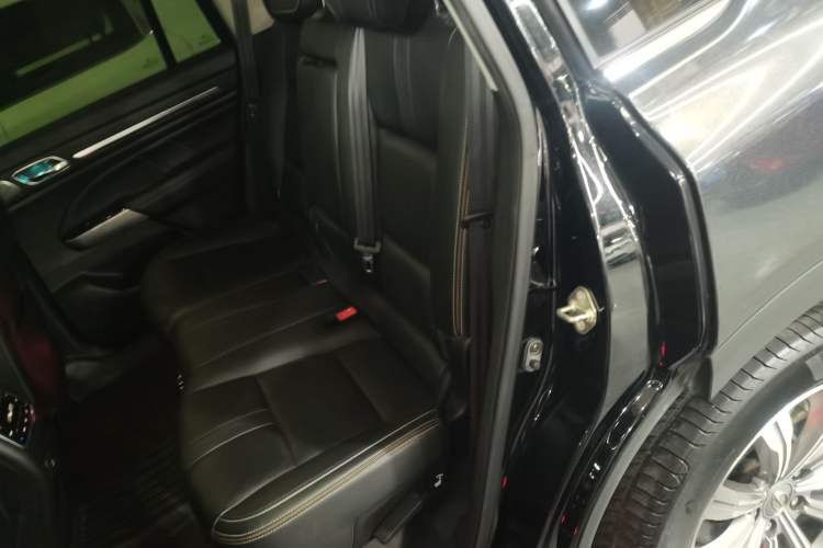 Used GAC Trumpchi GS8 2020 390T Two-Wheel Drive Luxury Smart Connectivity Version (7 Seats) Left Rear Seat