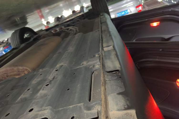 Used GAC Trumpchi GS8 2020 390T Two-Wheel Drive Luxury Smart Connectivity Version (7 Seats) Left Side Sill