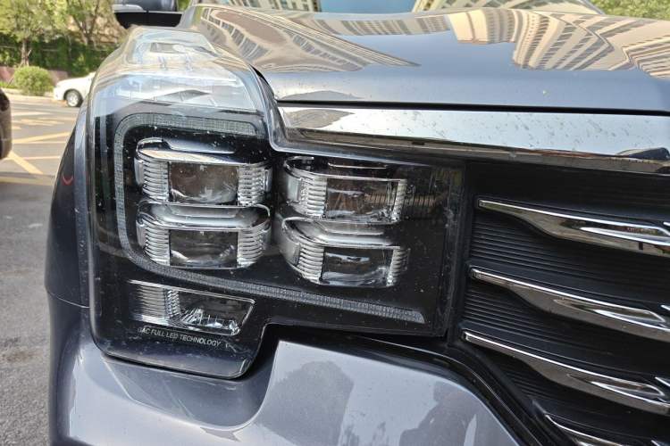 Used GAC Trumpchi GS8 2020 390T Two-Wheel Drive Luxury Smart Connectivity Version (7 Seats) Right Front Headlight