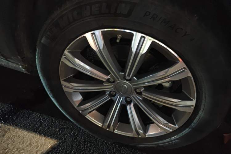 Used GAC Trumpchi GS8 2020 390T Two-Wheel Drive Luxury Smart Connectivity Version (7 Seats) Right Front Wheel Hub