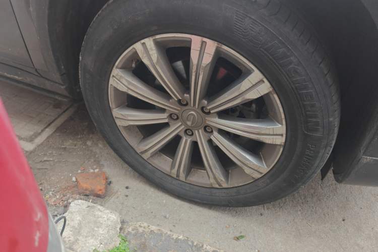 Used GAC Trumpchi GS8 2020 390T Two-Wheel Drive Luxury Smart Connectivity Version (7 Seats) Right Front Wheel Hub