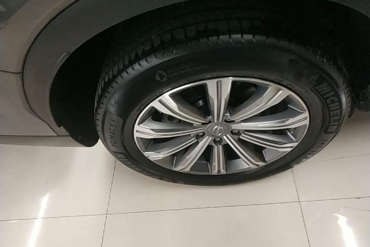 Used GAC Trumpchi GS8 2020 390T Two-Wheel Drive Luxury Smart Connectivity Commemorative Edition (7 Seats) Right Rear Wheel Hub
