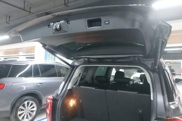 Used GAC Trumpchi GS8 2020 390T Two-Wheel Drive Luxury Smart Connectivity Commemorative Edition (7 Seats) Trunk