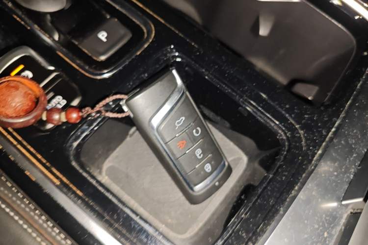 Used GAC Trumpchi GS8 2020 390T Two-Wheel Drive Luxury Smart Connectivity Version (7 Seats) Vehicle Key