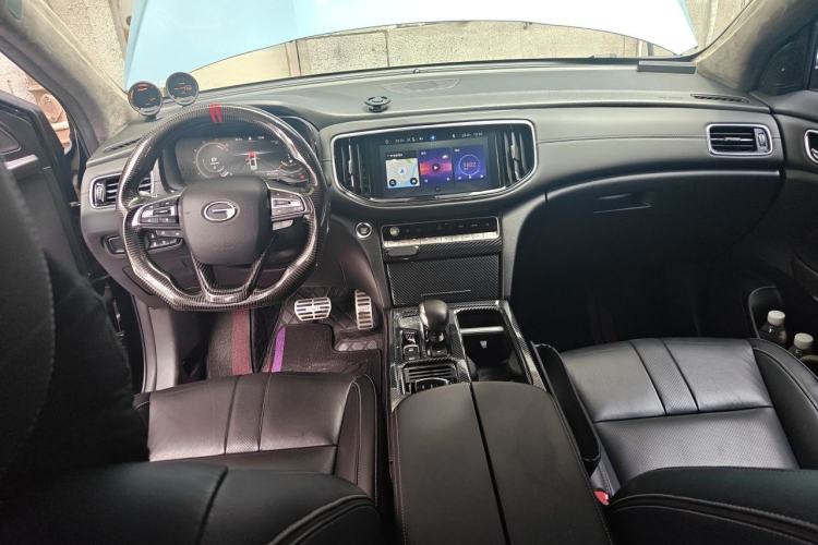 Used GAC Trumpchi GS8 2020 390T Two-Wheel Drive Luxury Smart Connectivity Version (7 Seats) Center Console