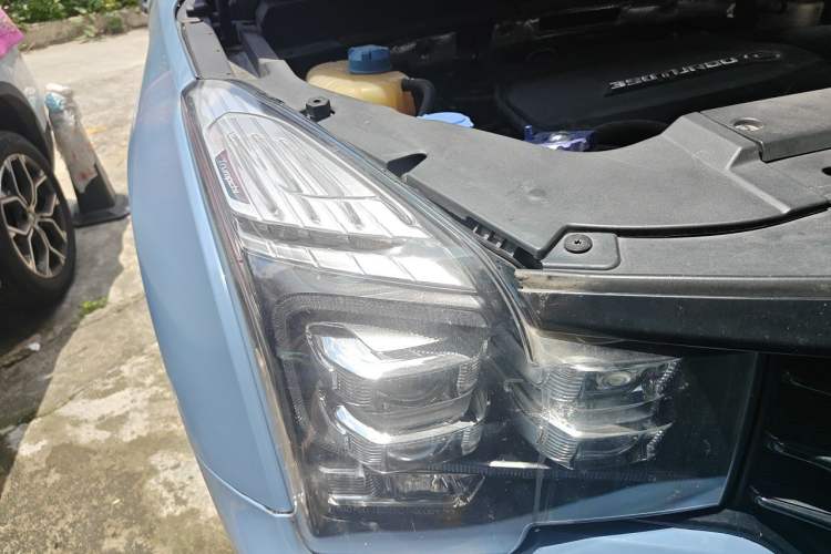 Used GAC Trumpchi GS8 2020 390T Two-Wheel Drive Luxury Smart Connectivity Version (7 Seats) Right Front Headlight