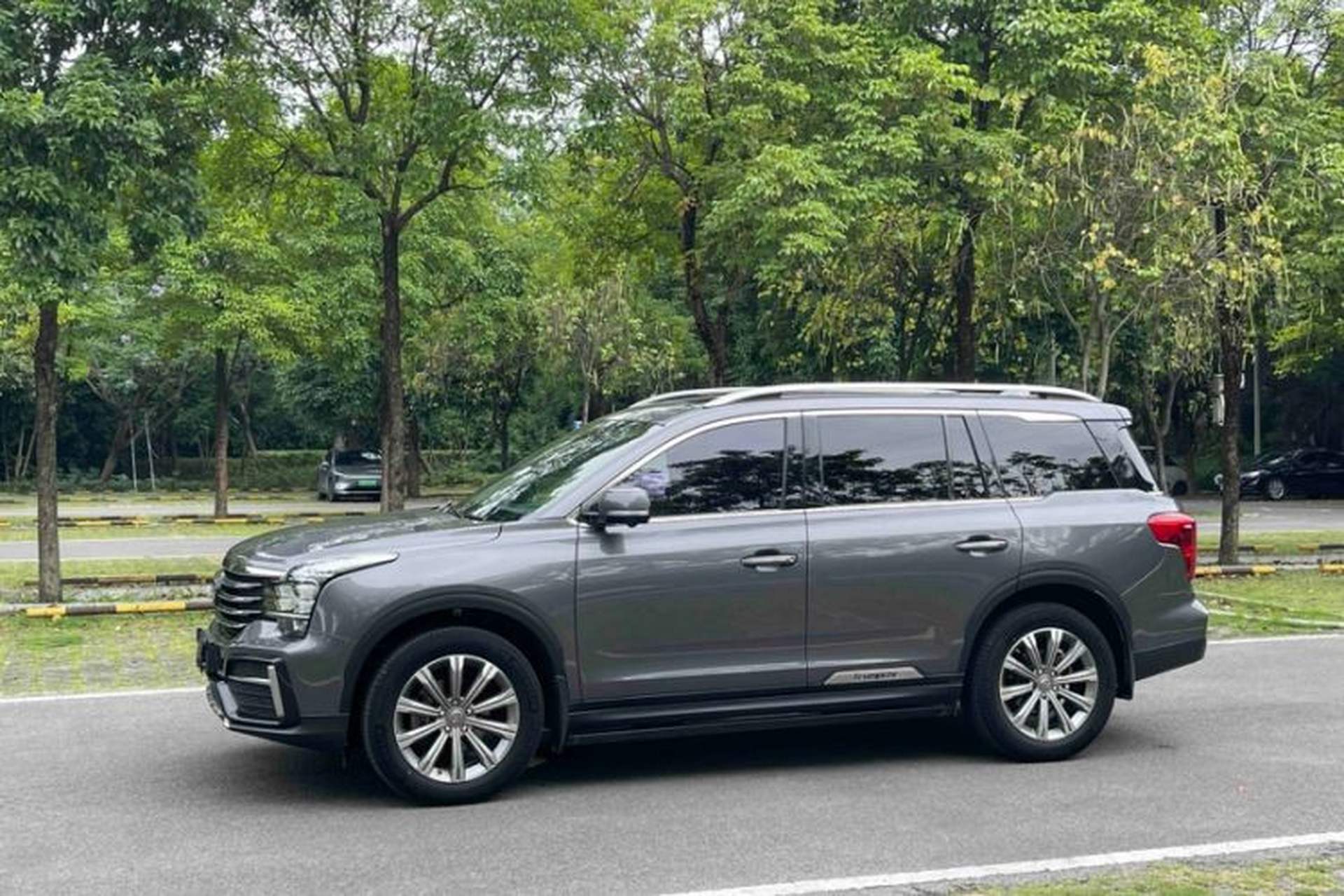 Used GAC Trumpchi GS8 2020 390T Two-Wheel Drive Luxury Smart Connectivity Version (7 Seats) Exterior 3