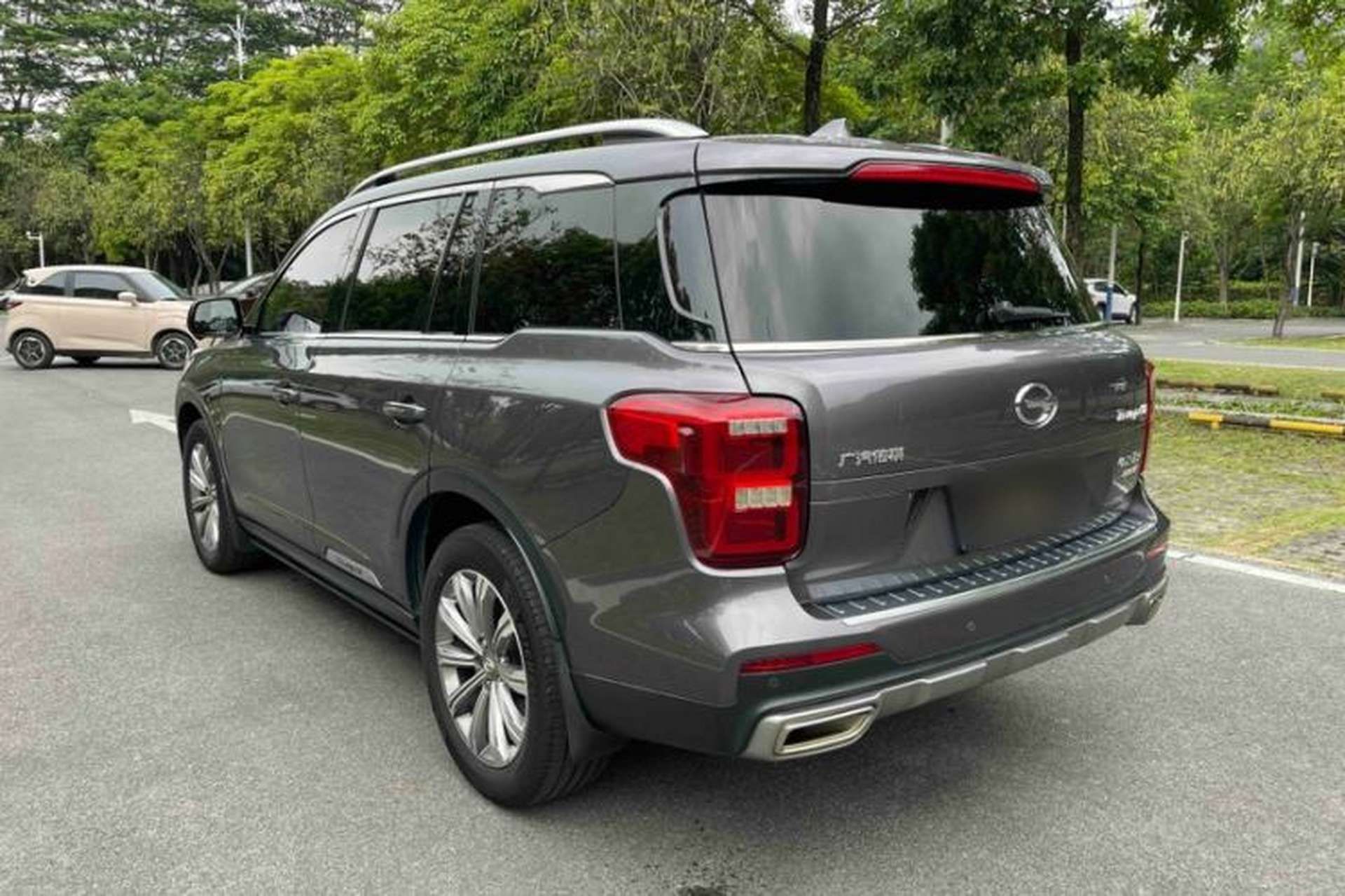 Used GAC Trumpchi GS8 2020 390T Two-Wheel Drive Luxury Smart Connectivity Version (7 Seats) Exterior 4