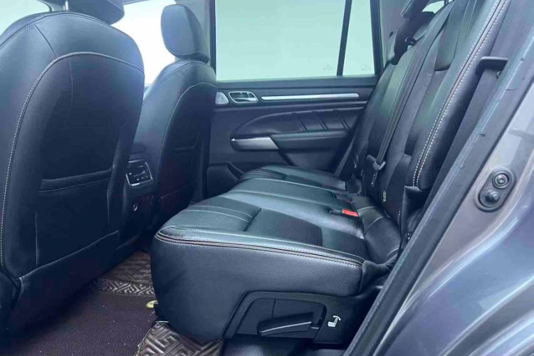 Used GAC Trumpchi GS8 2020 390T Two-Wheel Drive Luxury Smart Connectivity Version (7 Seats) Interior 1