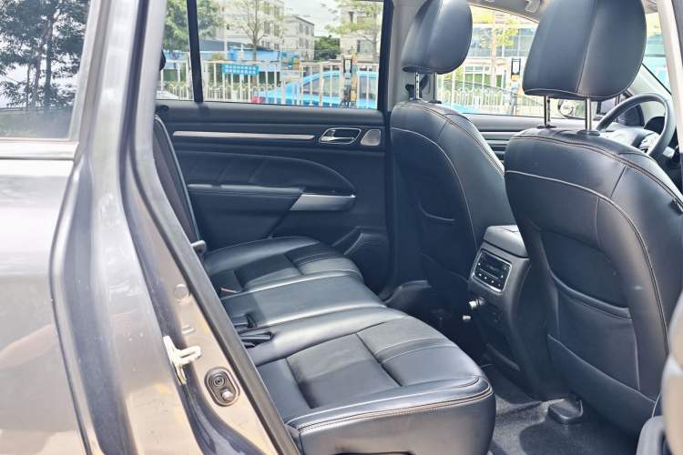 Used GAC Trumpchi GS8 2020 390T Two-Wheel Drive Luxury Smart Connectivity Version (7 Seats) Interior 11