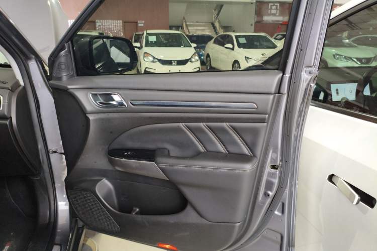 Used GAC Trumpchi GS8 2020 390T Two-Wheel Drive Prestige Version (7 Seats) Interior 5