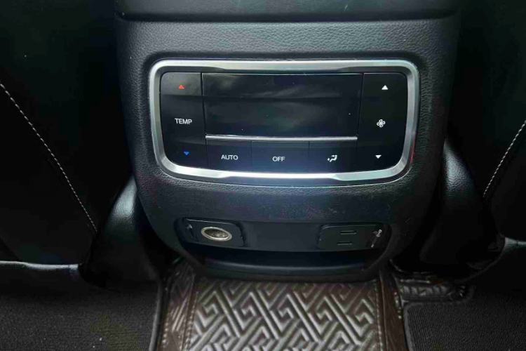 Used GAC Trumpchi GS8 2020 390T Two-Wheel Drive Luxury Smart Connectivity Version (7 Seats) Interior 7