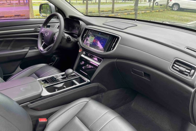 Used GAC Trumpchi GS8 2020 390T Two-Wheel Drive Luxury Smart Connectivity Version (7 Seats) Interior 9
