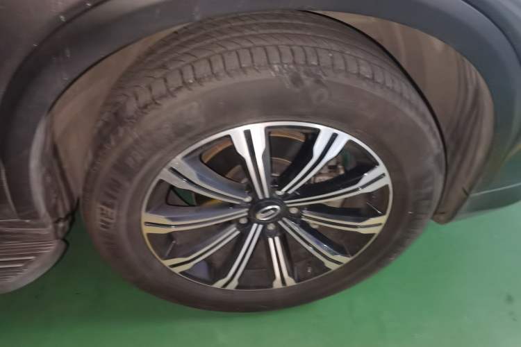 Used GAC Trumpchi GS8 2020 390T Two-Wheel Drive Luxury Smart Connectivity Commemorative Edition (7 Seats) Right Front Wheel Hub