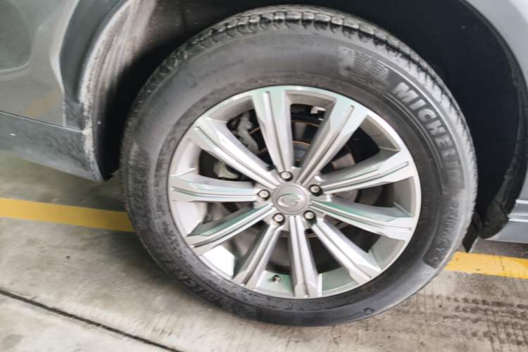 Used GAC Trumpchi GS8 2020 390T Two-Wheel Drive Luxury Smart Connectivity Version (7 Seats) Right Rear Wheel Hub