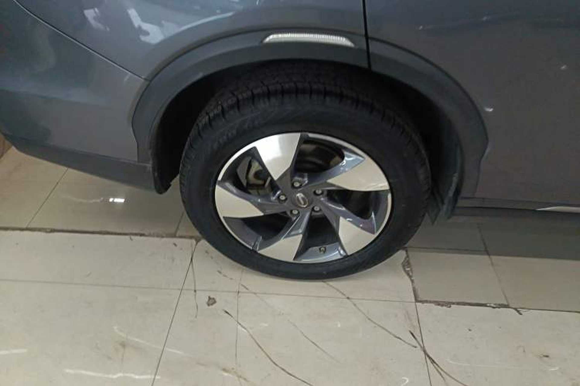 Used GAC Trumpchi GS8 2020 GS8S 390T Two-Wheel Drive Luxury Smart Connectivity Version Right Rear Wheel Hub